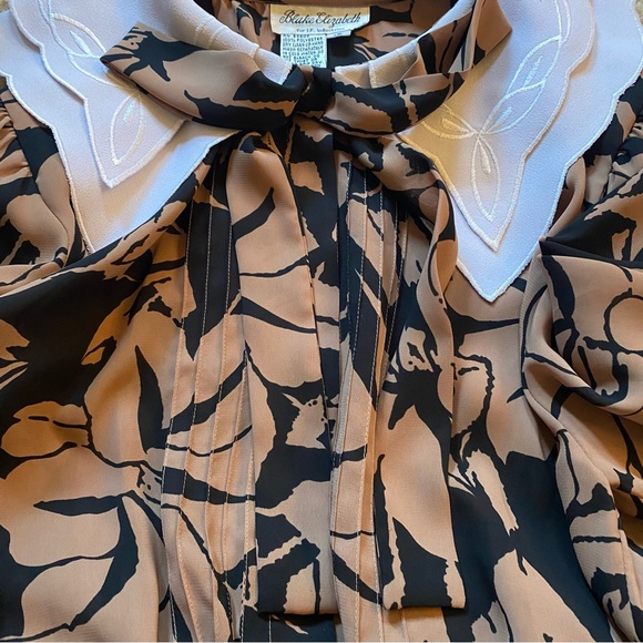 Dress, Sheer Flower w/Shoulder Pads - Picture 4 of 9